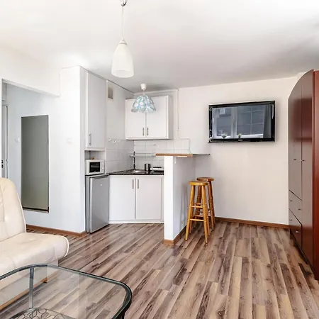 Chmielna Str Super Apartman Varsó